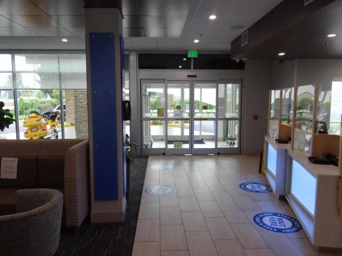 Holiday Inn Express & Suites - Auburn Downtown By Ihg Exterior photo