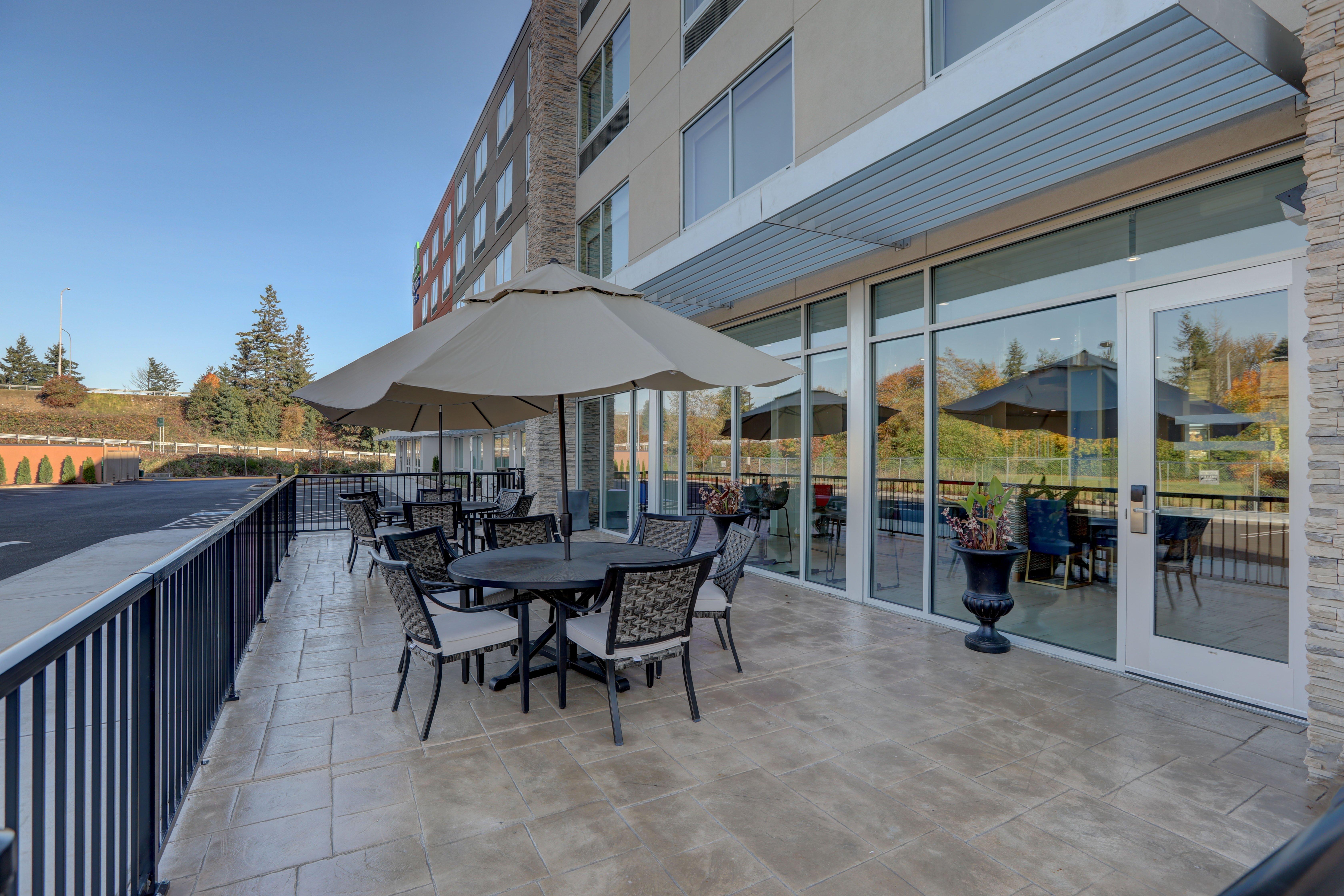 Holiday Inn Express & Suites - Auburn Downtown By Ihg Exterior photo